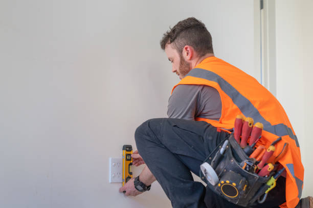Best Affordable Emergency Electrician  in Lyndon, KS